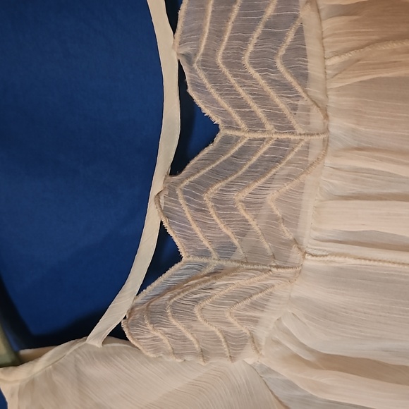 Ivory crepe dress, size M (worn once) - Picture 2 of 3